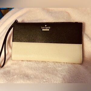 Kate Spade Black & Beige Wristlet Wallet